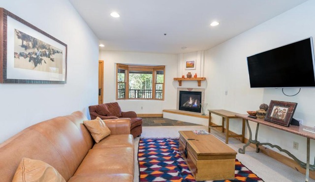 Bear Creek Lodge 110A