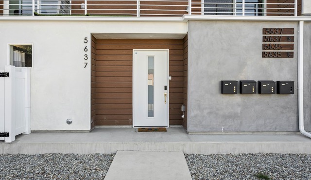 Beautiful 4 Bedrooms Townhome new construction NoHO! 10 min to universal studio