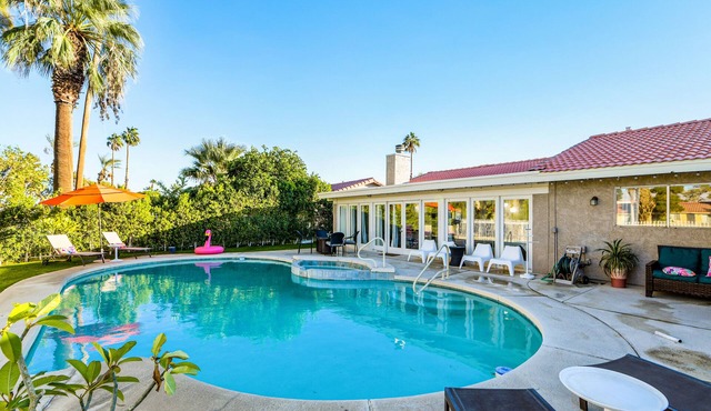 Beautiful Desert Pool House: Sun, Swim, Sip & Stay