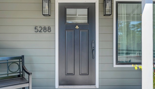 Beautiful private home w/large backyard in quiet neighborhood in Castro Valley