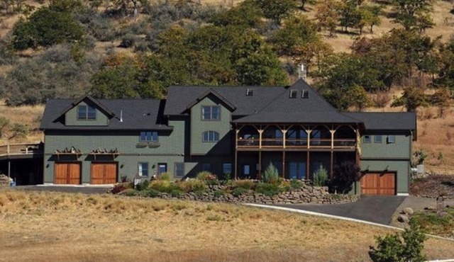 Beautiful Timber Peg Estate