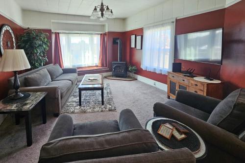 'Bella Rose' Lovely Eureka Home Near Redwoods!