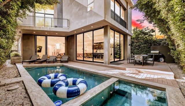 Beverly Hills Modern Oasis