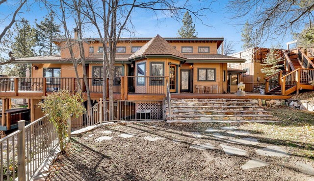 Big Bear 7th Heaven ~ Lakeview Chalet with Hot Tub, Sauna, Grill, Great Deck Views