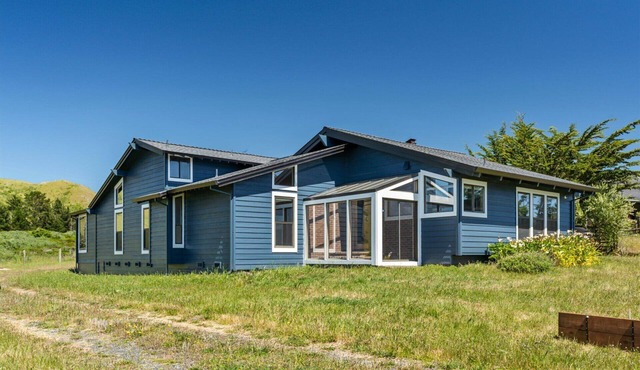 Bodega Bay Home~Family-Friendly! Near Beach Game Room The Bodega House!