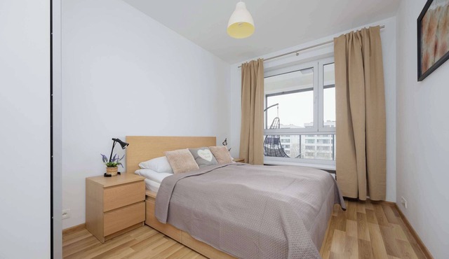 Bright Apartment in Praga South | Balcony and Parking