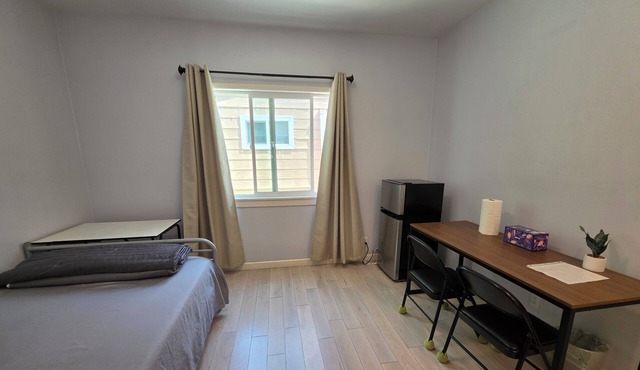 Bright UCLA/Santa Monica 1B/1B Co-Living