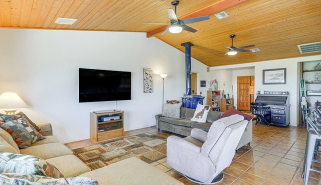 Bullhead City Home w/Views, Close to Lake Mohave!