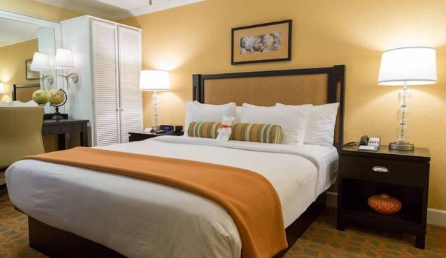 Carlsbad Beach Escape | Balcony, Pool Access & Free Parking | Near LEGOLAND
