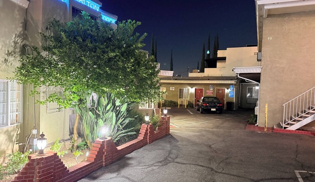 Carlton Motor lodge
