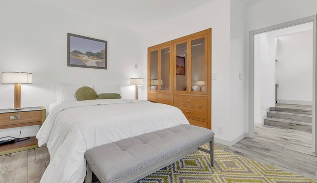 Carmel 1-Bedroom, Home Away from Home!