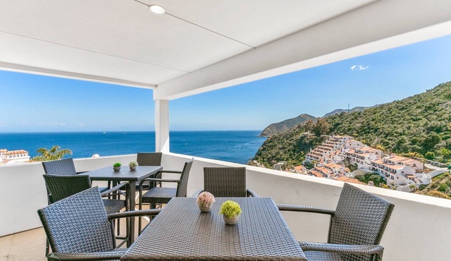 Casa Tortuga by AvantStay | Ocean View + Golf Cart