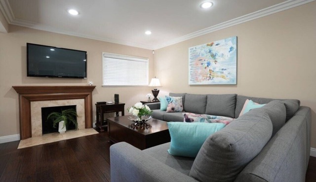 Charming Home: 1/2 Mile Walk2Disney, Kids Playset