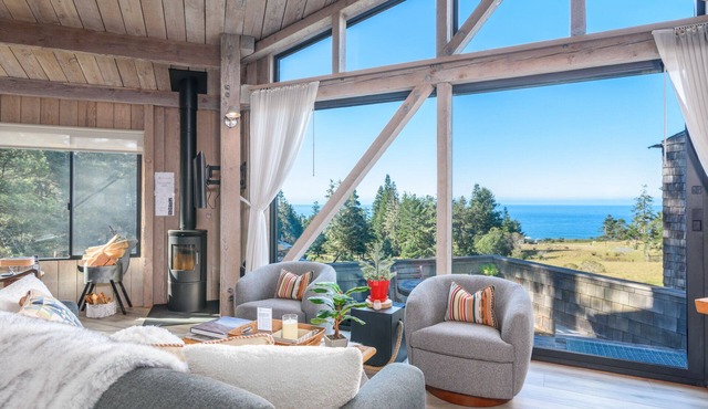 Chic and Modern Loft Home in Desirable Sea Ranch! Walk to the Beach and Trails