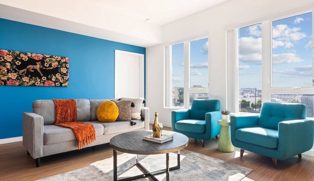 Chic & Cozy, Walk to little Tokyo, Free Parking, Gym and Rooftop Views
