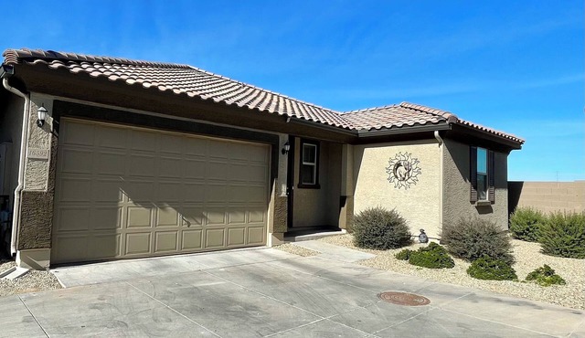 Clean & Spacious Home Away From Home. Pet-Friendly!