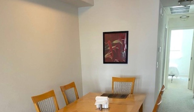 ❤️ Close to SR Regional Hospital. Spacious kitchen, WIFI, garage, w/d in unit