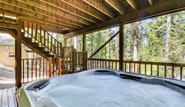 Cold Springs Mountain Cabin: Hot Tub & Generator