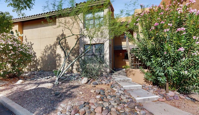 Comfortable, Single-Level Condo with Free WiFi, Washer/Dryer, & Shared Pool