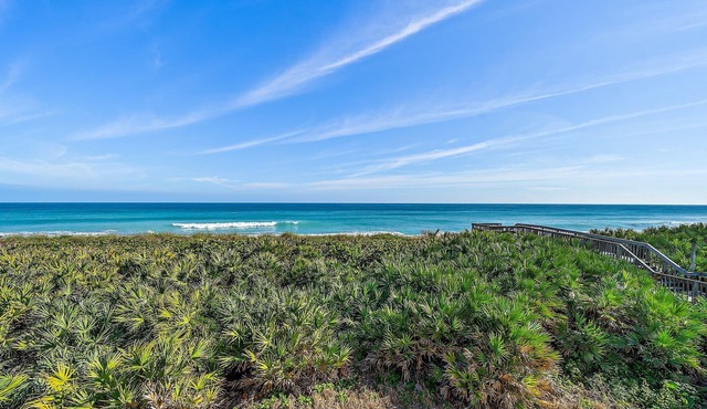 Corner Direct Oceanfront Condo Stunning Views S. Hutchinson Island