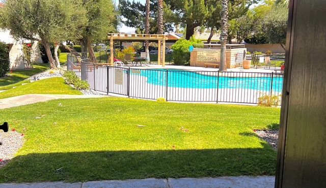 Cozy 1-bedroom and 1 bath condo in fabulous Palm Springs