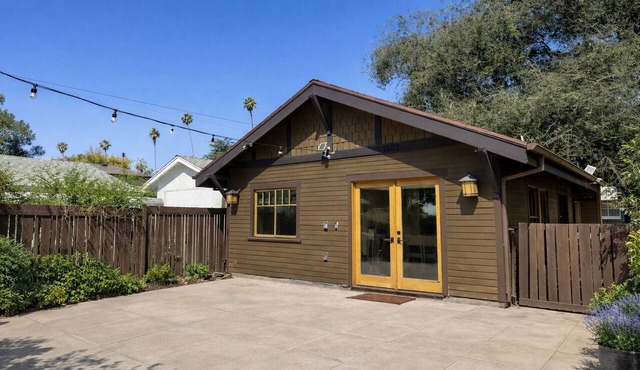 Cozy 1-bedroom house in beautiful Pasadena with Private Entrance & Parking