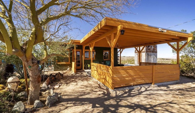 Cozy Cabin Ideal for a Getaway in Joshua Tree Perfect for Stargazing