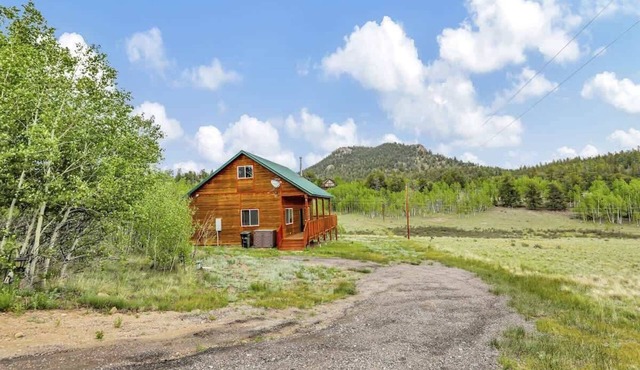 Cozy Cabin in Deer Valley with Spacious Deck and Grill!