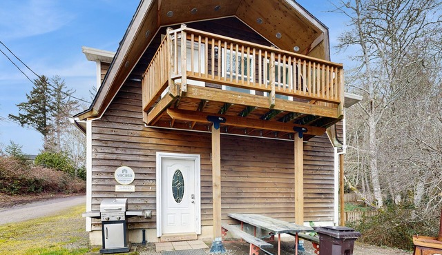 Cozy cabin with fireplace & WiFi, fishing & boats welcome - dog friendly