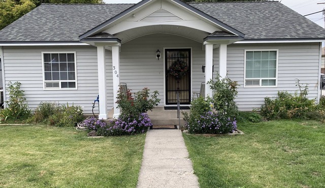 "COZY CORNER COTTAGE" LAKEVIEW, OR