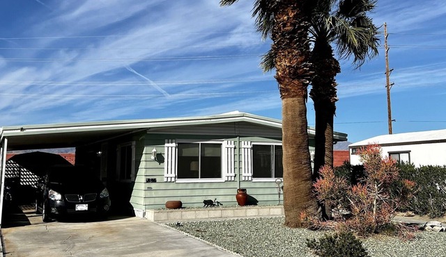Cozy desert home in popular Tri Palms Estates