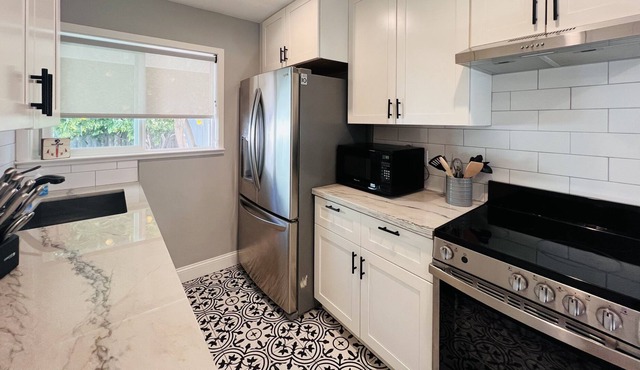 Cozy & Peaceful Studio with Outdoor Space in Redwood City