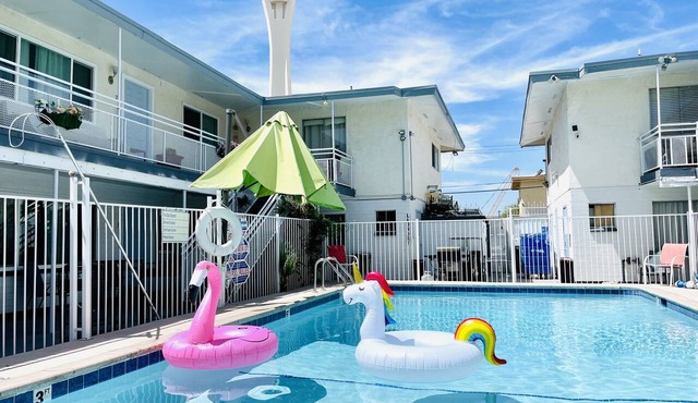 Cozy renew 3BR STRIP next LVCC book best-Spot Sale POOL Labor Day LVCC enjoy