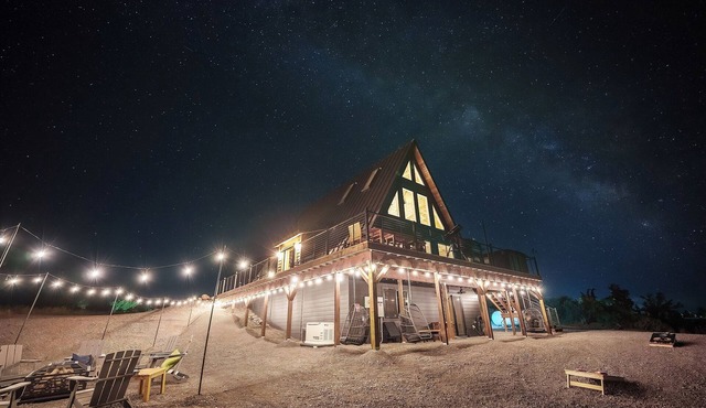 Crater Lake Aframe-GameRoom-Theater-Hot Tub-Views