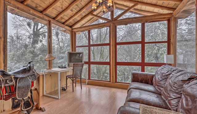 Creekside Cabin 8 Mi to Kings Canyon National Park