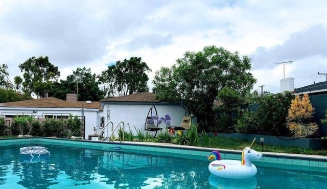 Cubier: Memorable 1BR Unit with Pool (MK2-LAD)