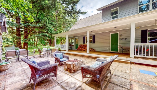 Custom-Built - Large Deck, Griddle, and Washer/Dryer