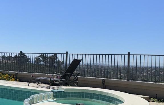 Deluxe king with pool
