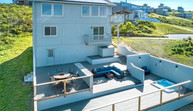 Dillon Beach Playcation! Oceanview, Hot Tub & Fire Table | Agua La Vista