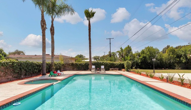Disneyland walking distance 5 bedrooms and 3 bath in Anaheim, Ca.