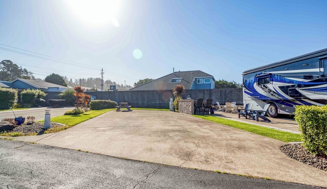 Dog Friendly, Available with 50AMP, 30AMP, Water and Sewer hook up's, WiFi