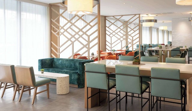 DoubleTree by Hilton Miami North I-95