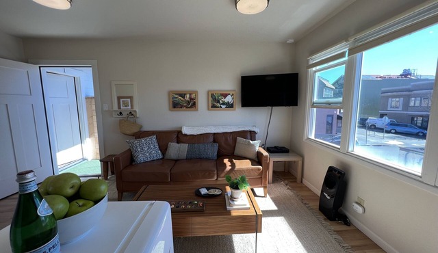 Downtown Arcata Farmers Market Apartment