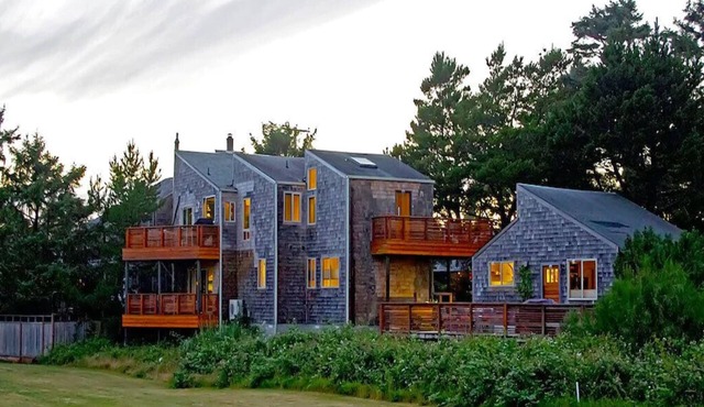 EdgewoodCove - Majestic Seaside Retreat W/Stunning Ocean & Mountain Views