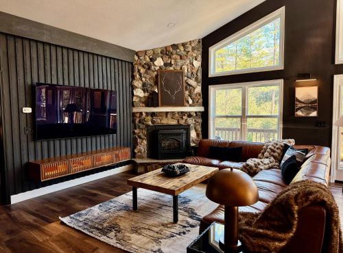 Elegant Blackwood Grove by Casa Oso