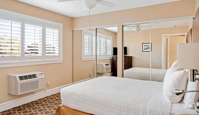 Elegant Retreat | Near Golden Gate | Outdoor Pool | Free Parking | BBQ Area