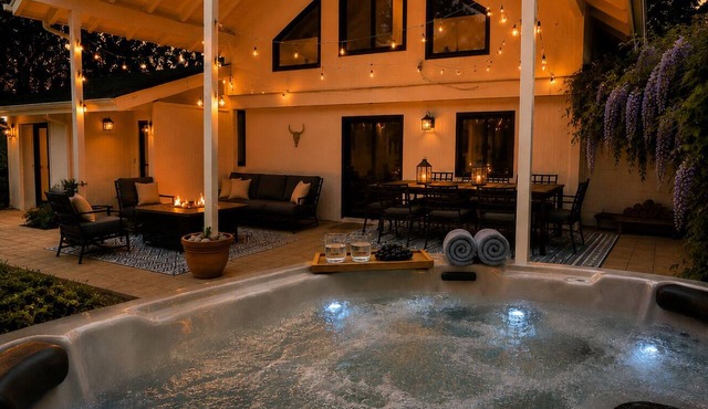 Family Friendly Retreat 30 min to Yosemite Hot Tub + Fire Pit Pets Welcome