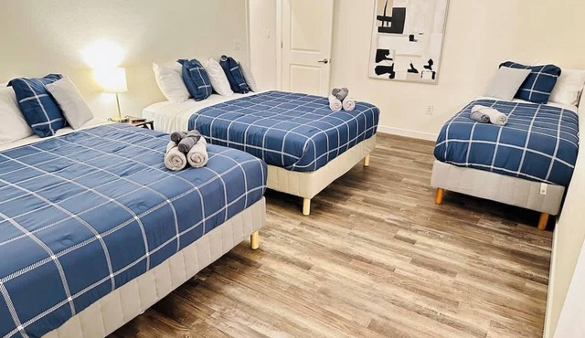 Fernley Dream Residence-20 Min to USA Pkwy|4Bedroom|14Sleeps