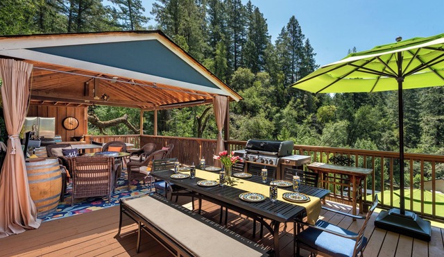 Forest Retreat Sauna, Plunge, Jacuzzi and Views