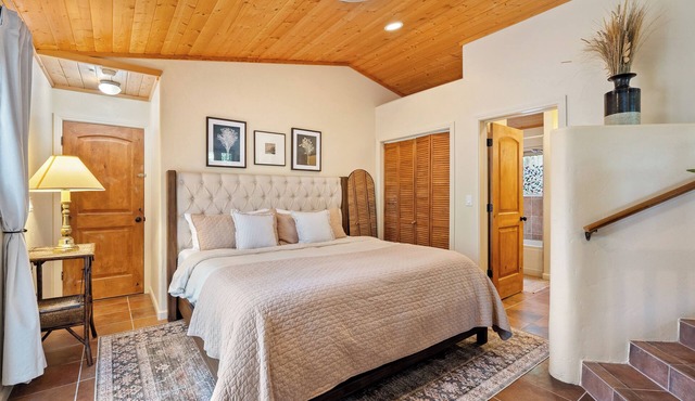 Fully Remodeled Private Studio and Patio